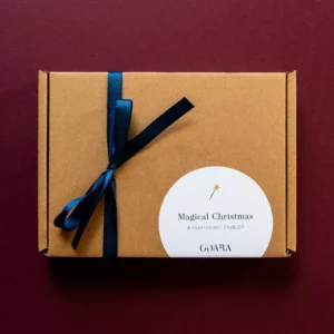 Kaartenset Magical Christmas in een kartonnen doosje met satijnen strik eromheen.